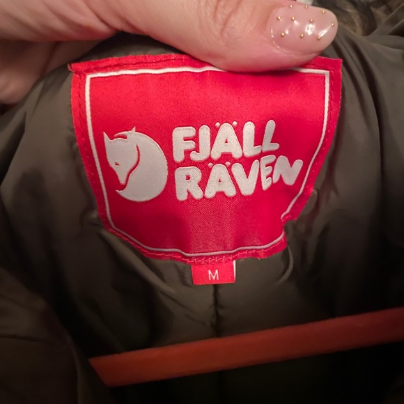 Fjallraven Luhkka Hooded Winter Cape - Picture 10 of 10
